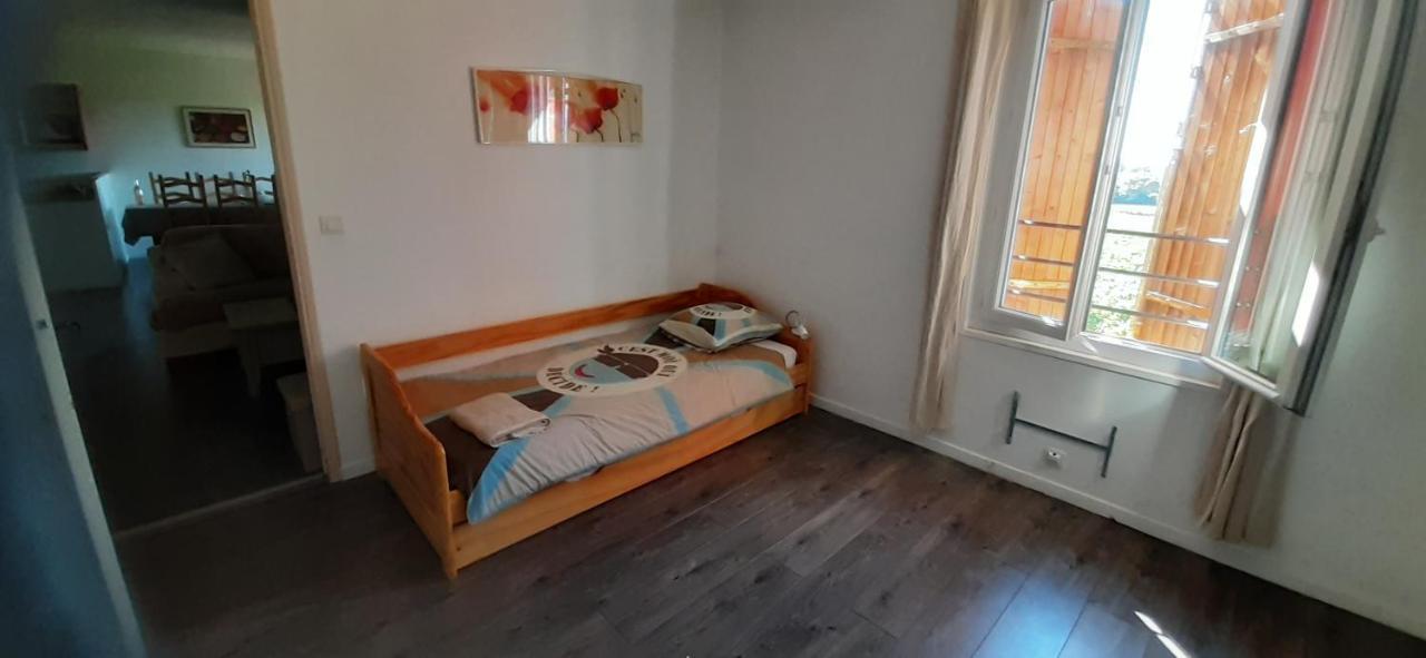 Le Gite Des Cinq Cepages Fréjus Exterior foto